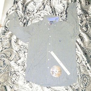 new CHAPS medium mens yellow shirt